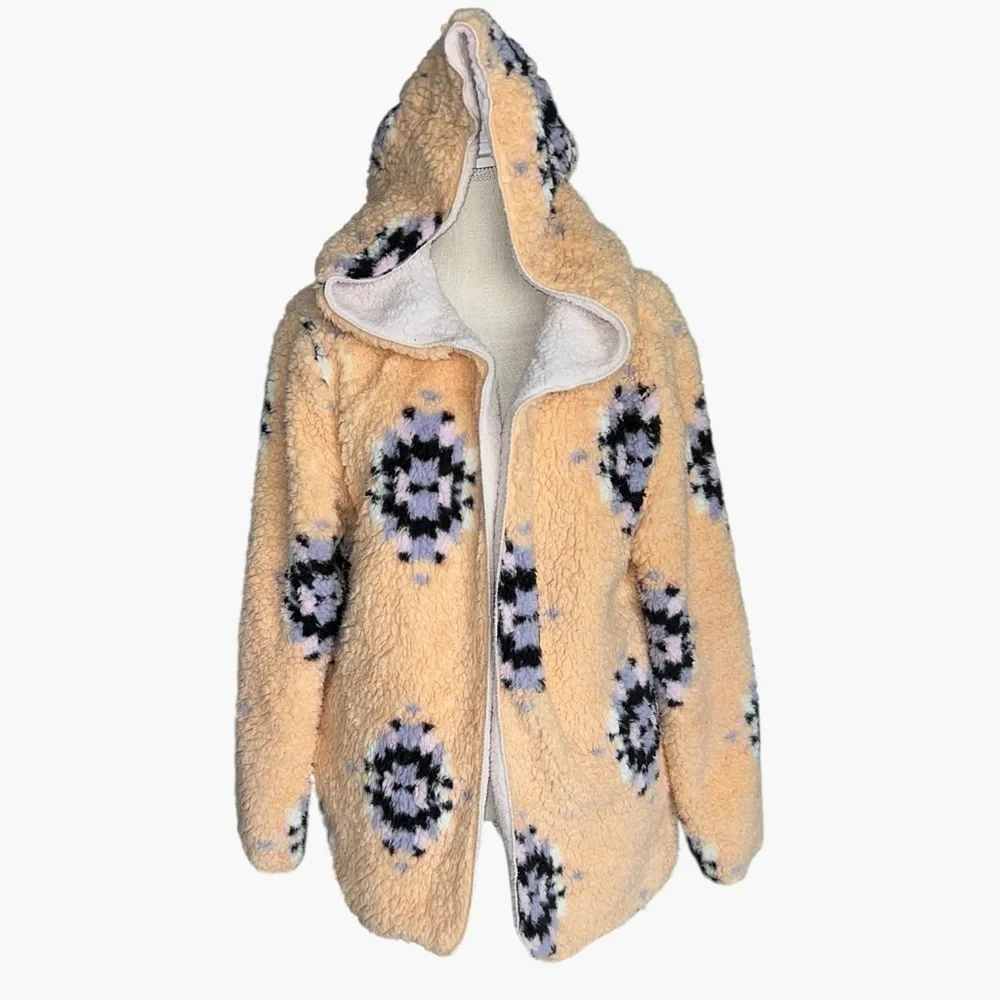 🌻Urban Outfitters Carmella Oversized Reversible Sherpa Jacket Size XS/S